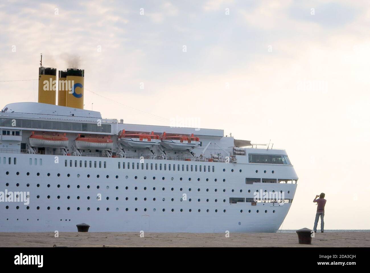 Costa cruise ship logo hi-res stock photography and images - Alamy