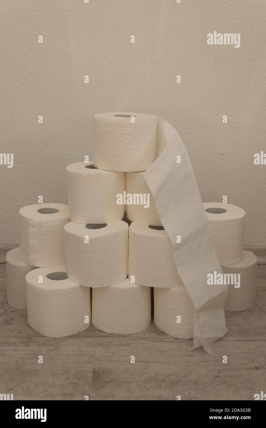 Close Up of stacked toilet paper Stock Photo - Alamy