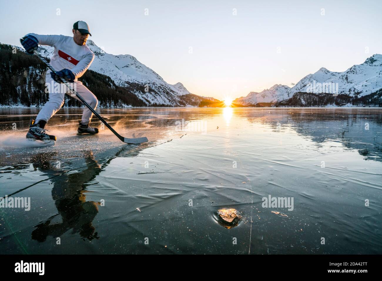 Frozen Lake Hockey Hi res Stock Photography And Images Alamy frozen-lake-hockey-hi-res-stock-photography-and-images-alamy