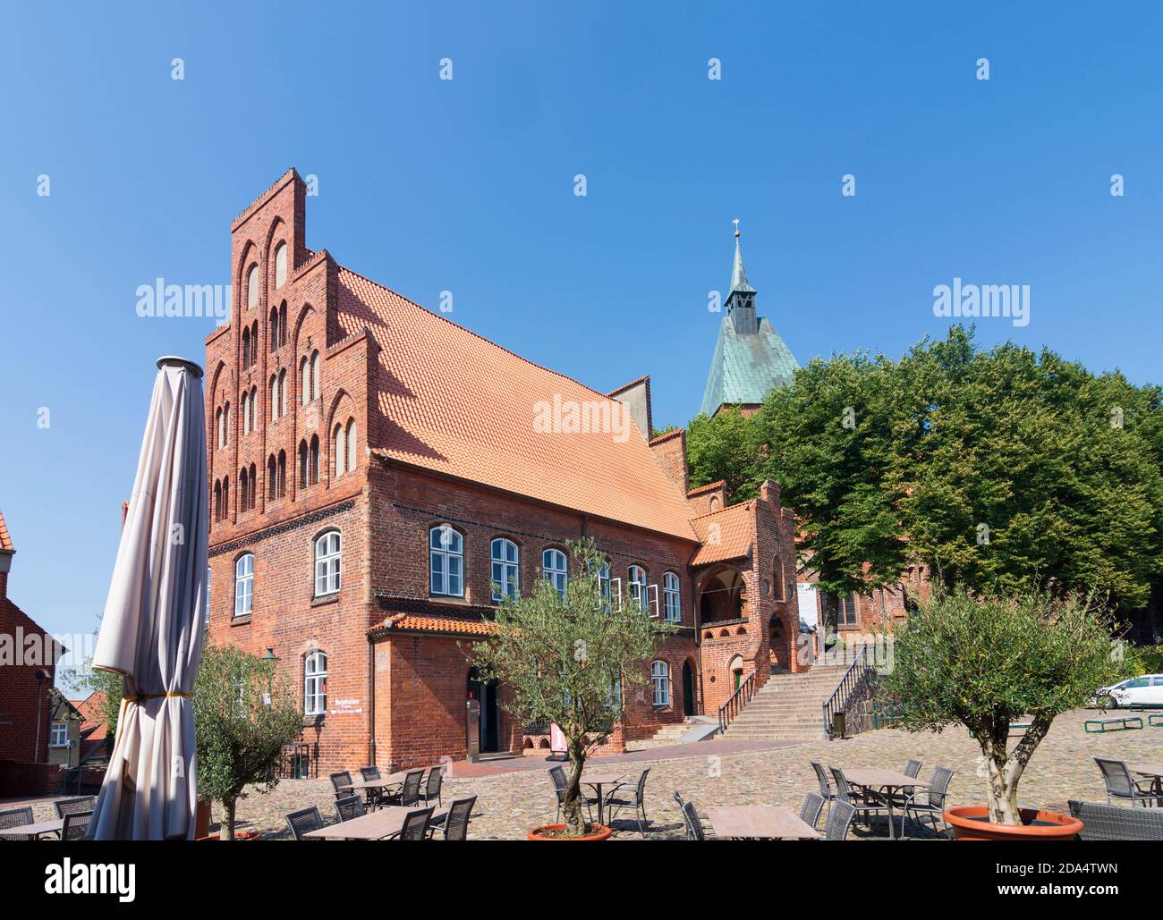 Mölln: Town Hall, tower of church St. Nicolai, Herzogtum Lauenburg, Schleswig-Holstein, Germany Stock Photo