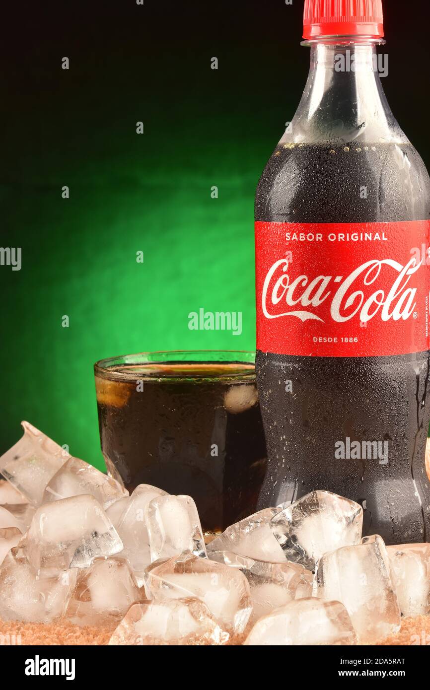 Drinking coca cola hires stock photography and images Alamy