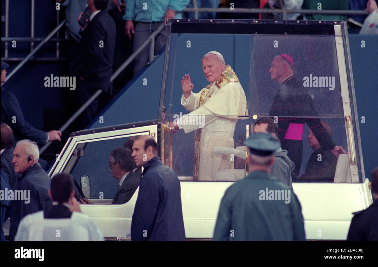 Pope John Paul II visiting the United States papal visit at Giants Stadium in E. Rutherford, NJ on October 5, 1995. Photo by Francis Specker Stock Photo