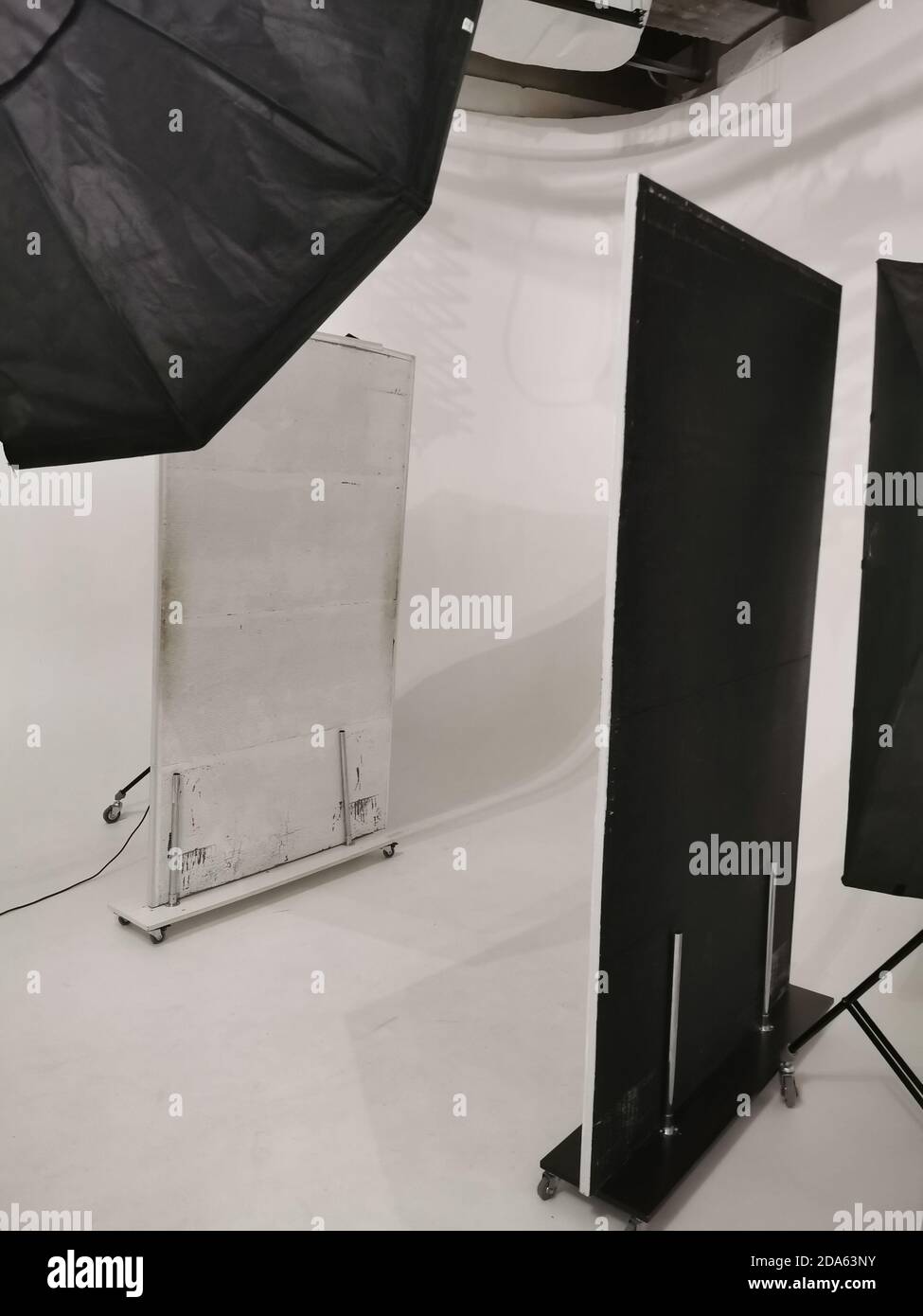 Large photostudio with lighting equipment Stock Photo Alamy