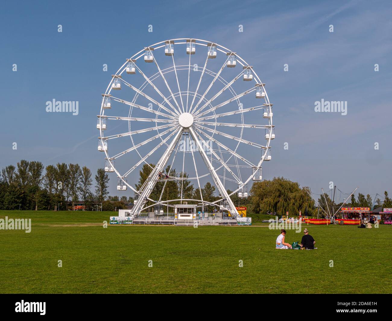 The WowMK Observation Wheel at Willen Lake in Milton Keynes Stock Photo
