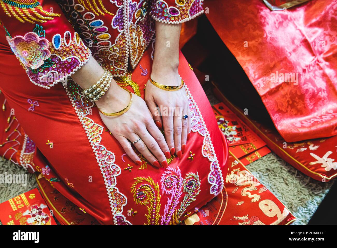 Traditional Chinese Wedding Tea Ceremony Stock Photo Alamy