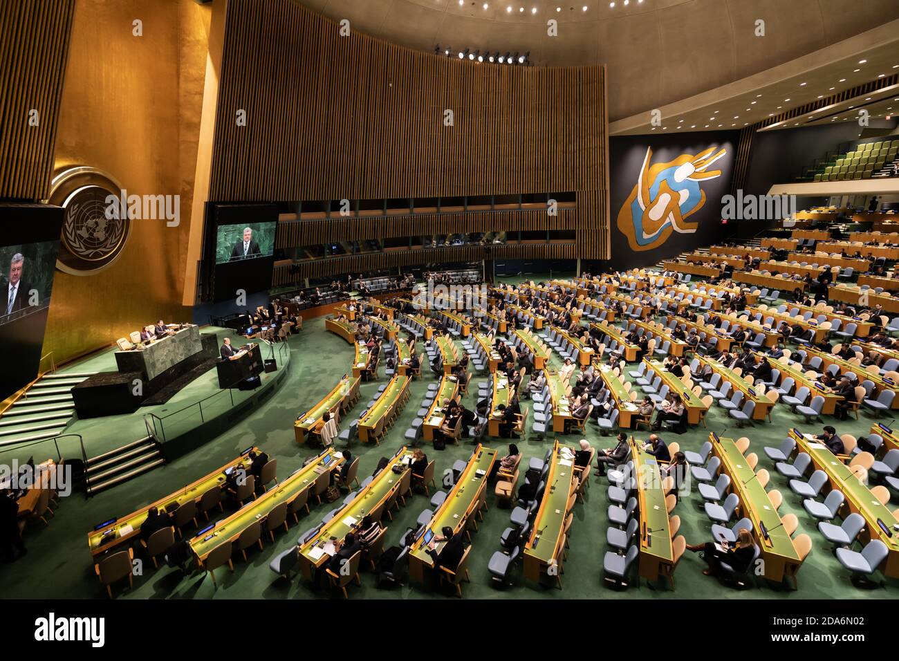 Оон т. Генеральная Ассамблея ООН 2021. Секретариат Генассамблеи ООН. Здание Генеральной Ассамблеи ООН. Секретариат ООН зал.