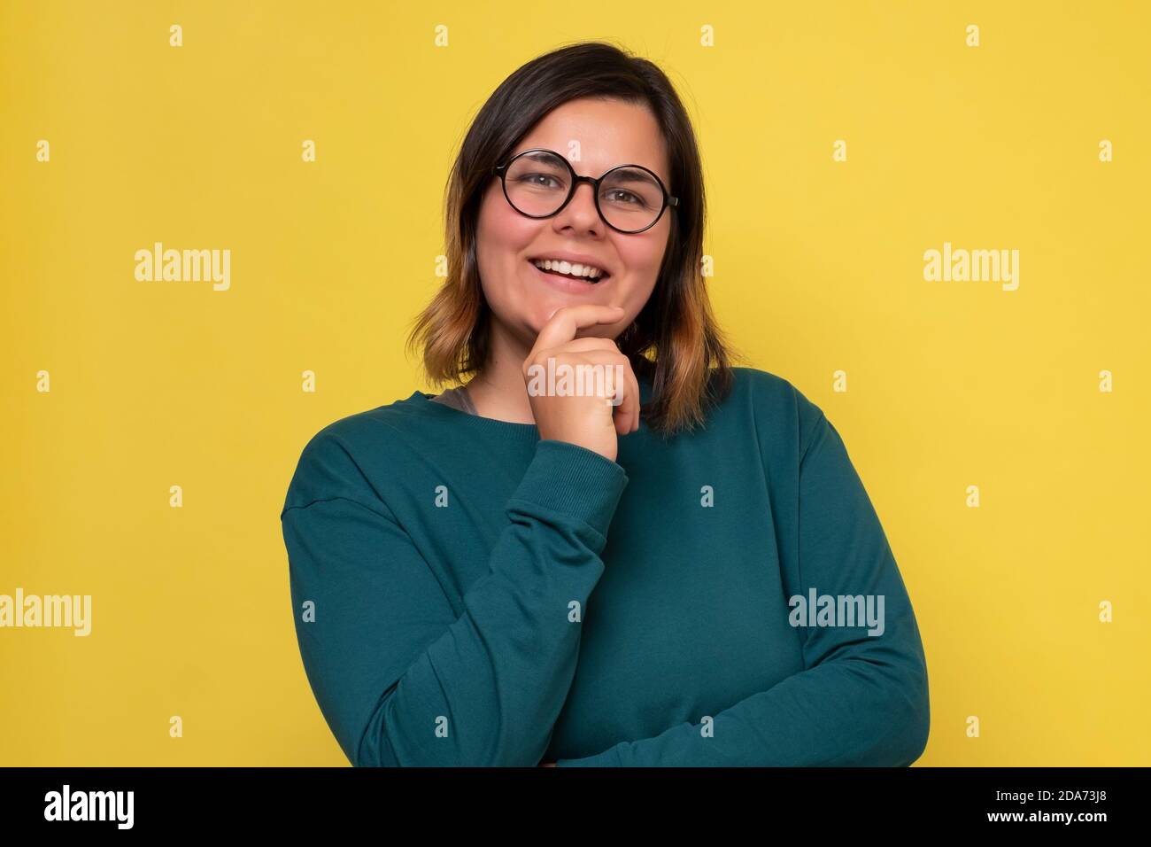 Young beautiful woman smile hi-res stock photography and images - Alamy