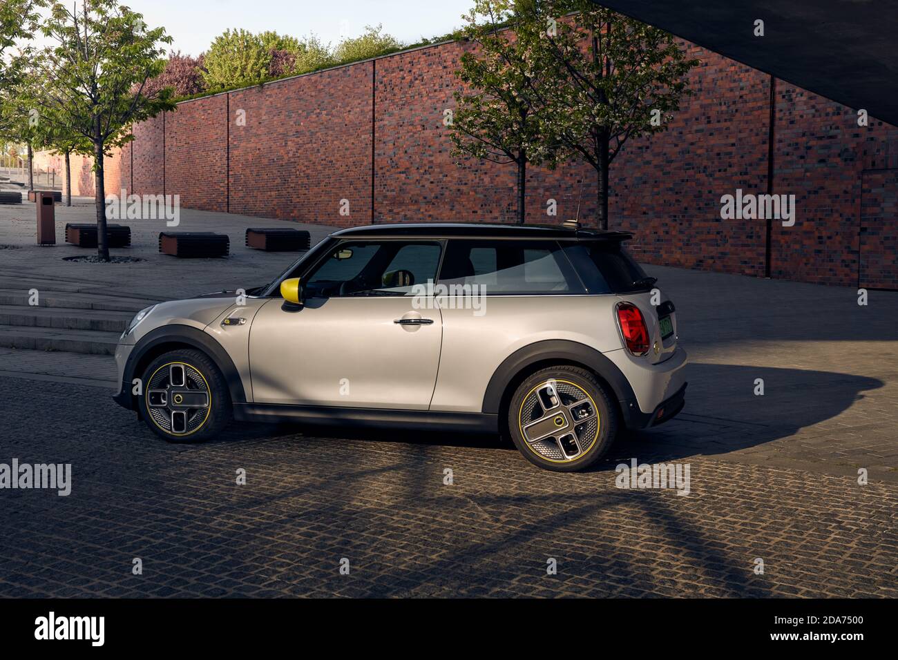 Katowice/Poland-05.09.2020: First fully electric Mini parked next to the  NOSPR concert hall building. The Mini has a range of up to 230 km, 184 hp  eng Stock Photo - Alamy