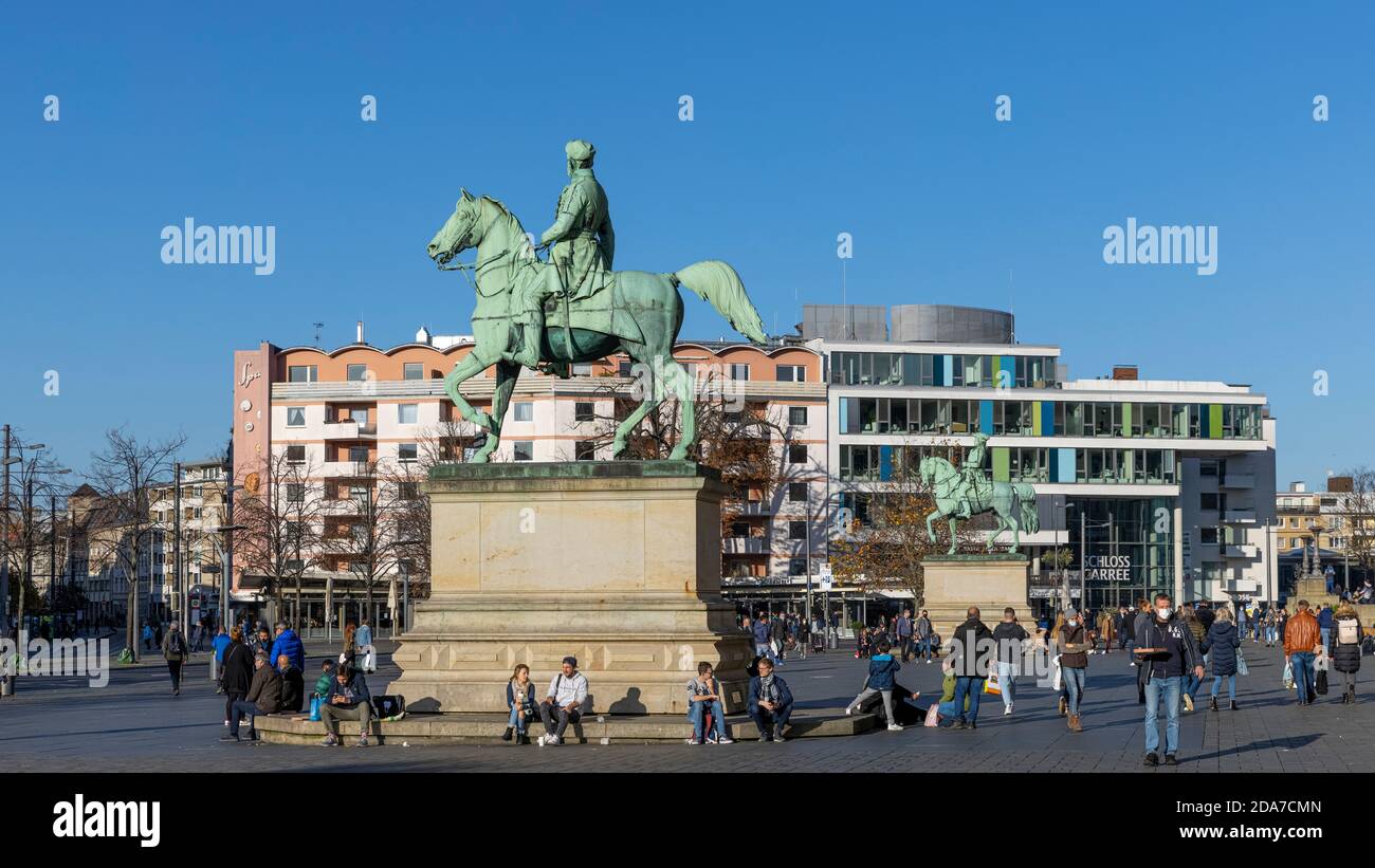Loving statue High Resolution Stock Photography and Images - Alamy