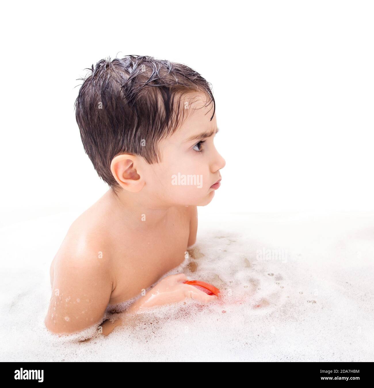 Мальчик в ванной. Мальчик моет ноги. Мытье мальчика в ванной видео. Мальчик 13 моет ноги. Boys washing