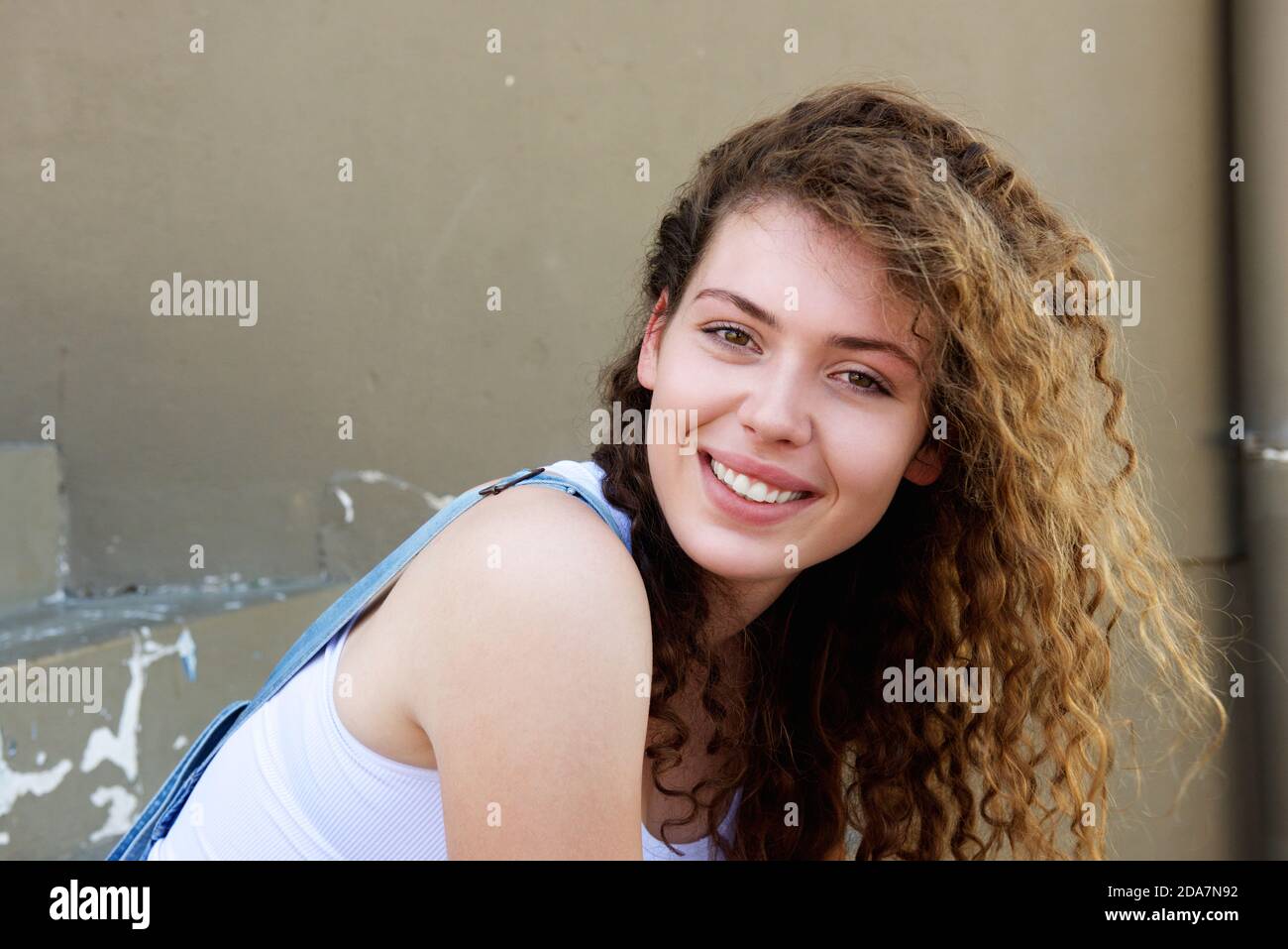 Teen girl hair blowing in hi-res stock photography and images - Alamy