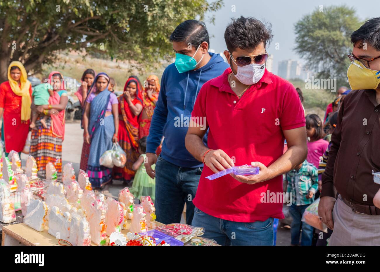 Distributing Food Students High Resolution Stock Photography and Images ...