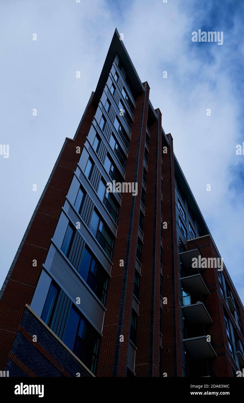 Skyscraper building sharp point hi-res stock photography and images - Alamy