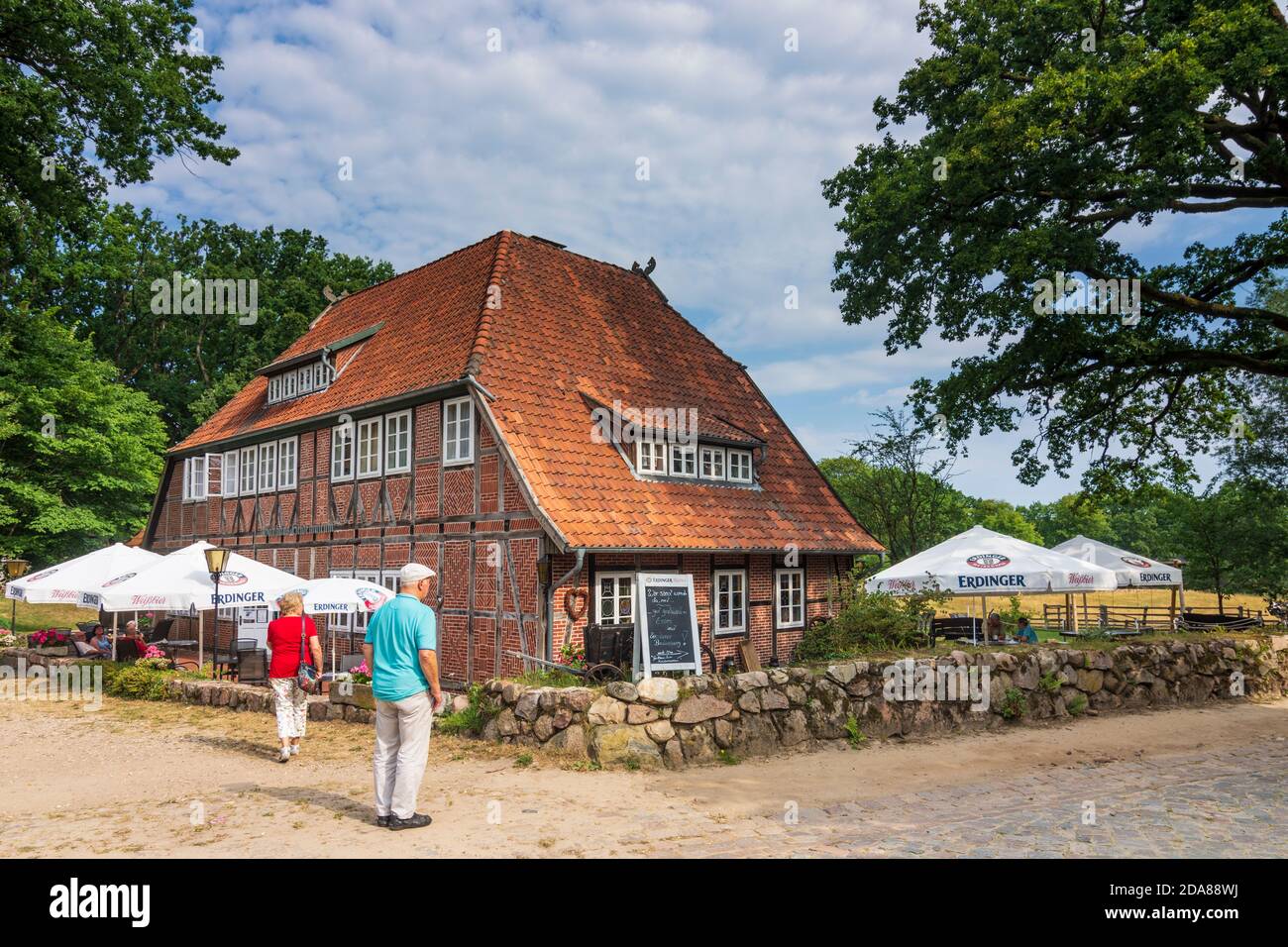 Wilsede: restaurant „Zum Heidemuseum“, Lüneburger Heide, Lüneburg Heath, Niedersachsen, Lower Saxony, Germany Stock Photo