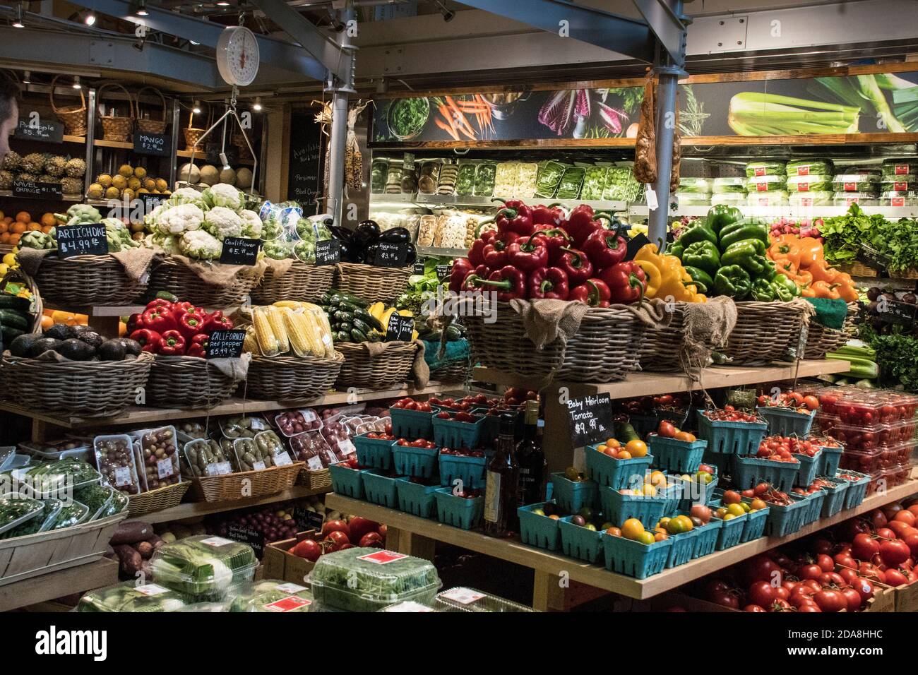 Fruits and vegetables at Grand Central Market at Grand Central Station, Lexington Avenue, Midtown Manhattan, New York City, NY, USA Stock Photo
