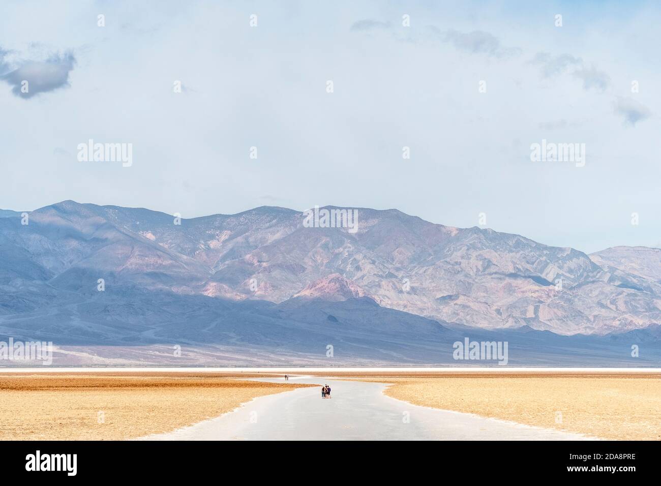 Road to badwater basin hi-res stock photography and images - Alamy
