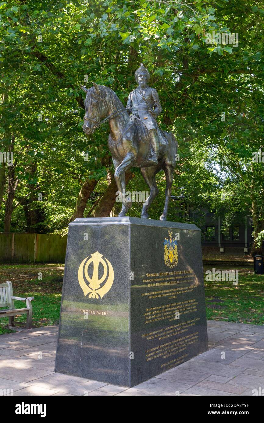 Statue of Maharajah Duleep Singh on