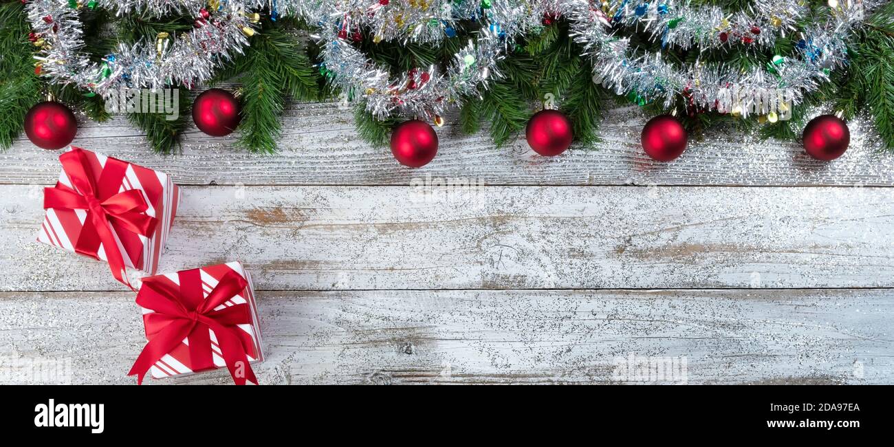 Tinsel border hires stock photography and images Alamy