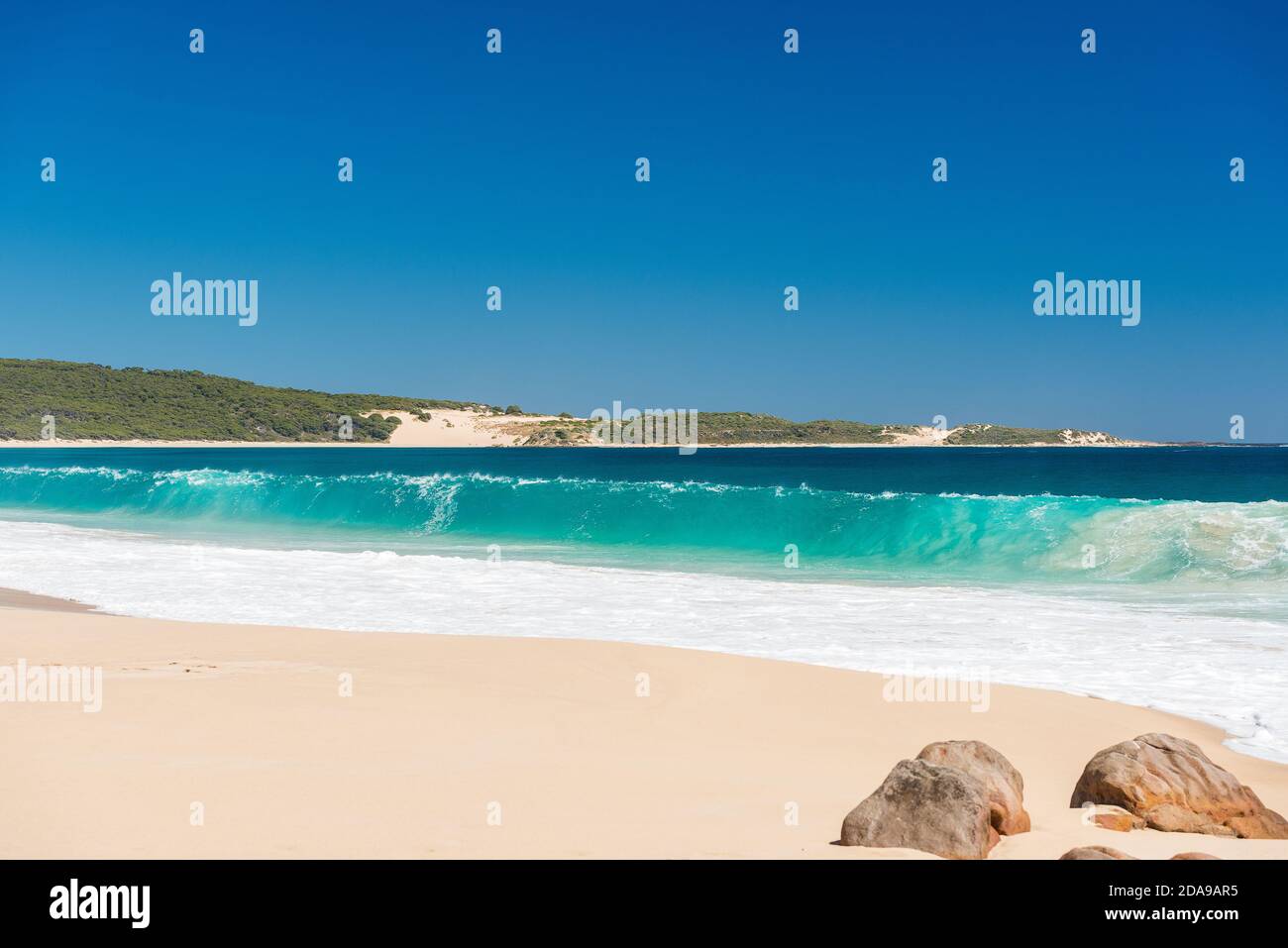 Wave curl hires stock photography and images Alamy