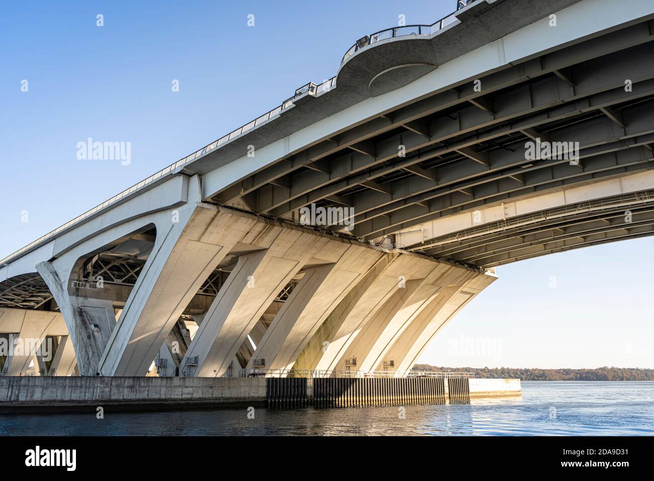 Memorial bridge potomac hires stock photography and images Alamy