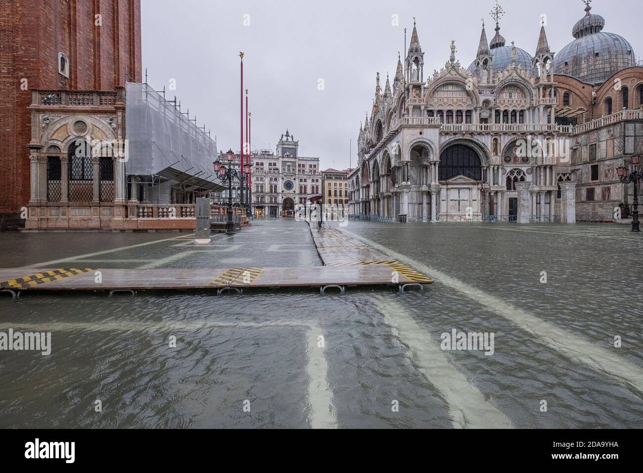 Exceptional high tide in venice Stock Photo Alamy