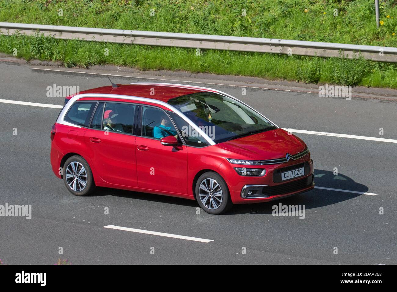 Næsten trug Ved navn 2017 red Citroën C4 GR Picasso Feel Bluehd; Vehicular traffic, moving  vehicles, small cars, vehicle driving on UK roads, motors, motoring on the  M6 motorway highway UK road network Stock Photo - Alamy