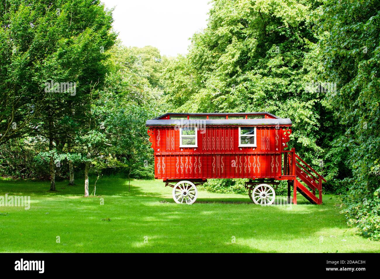 Old Age travelers caravan in Cawdor Castle Grounds, Nairn Scotland Stock Photo