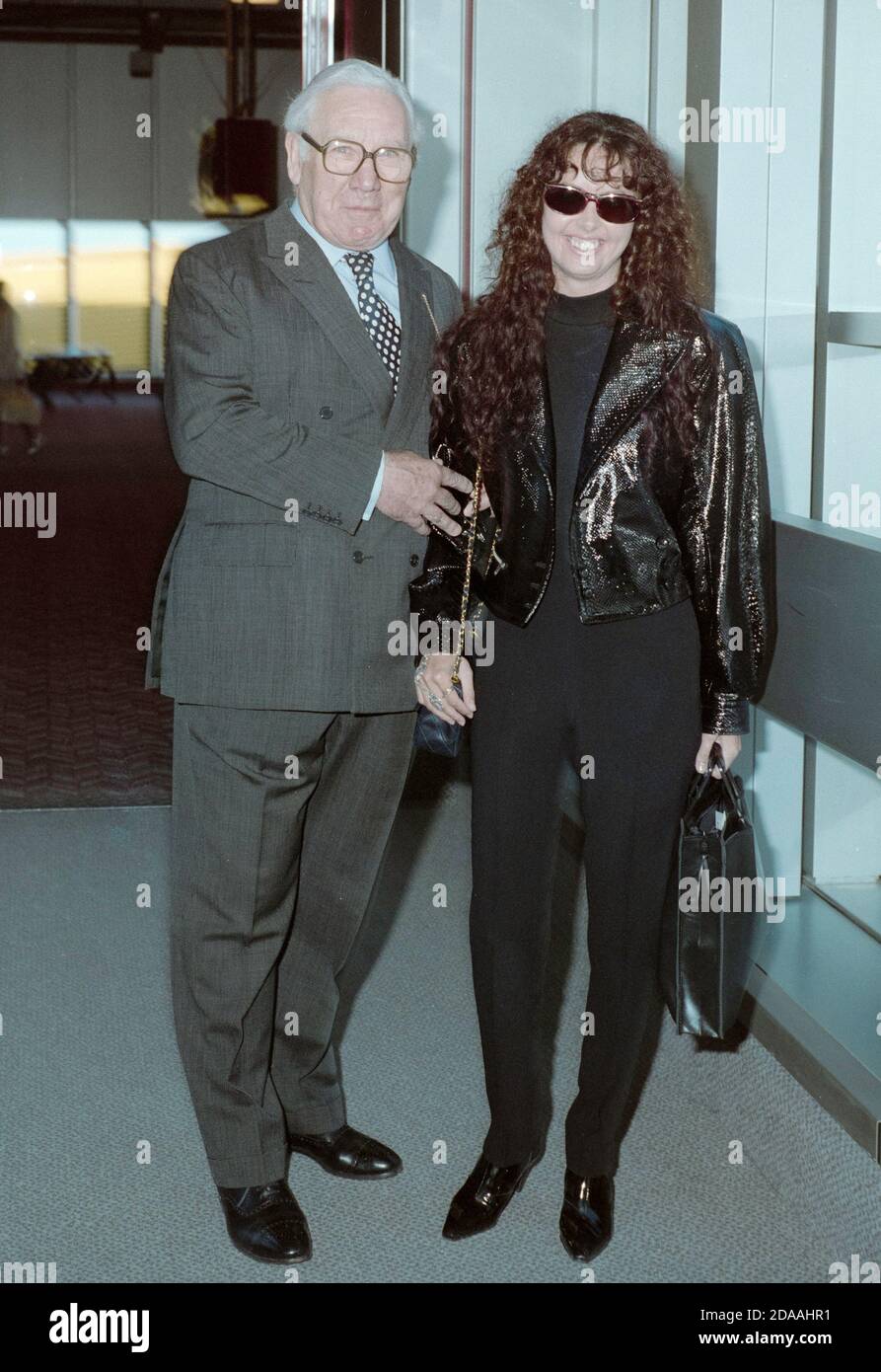 British Airways Chairman Lord King and Opera singer Sarah Brightman at London Heathrow Airport 1990 Stock Photo