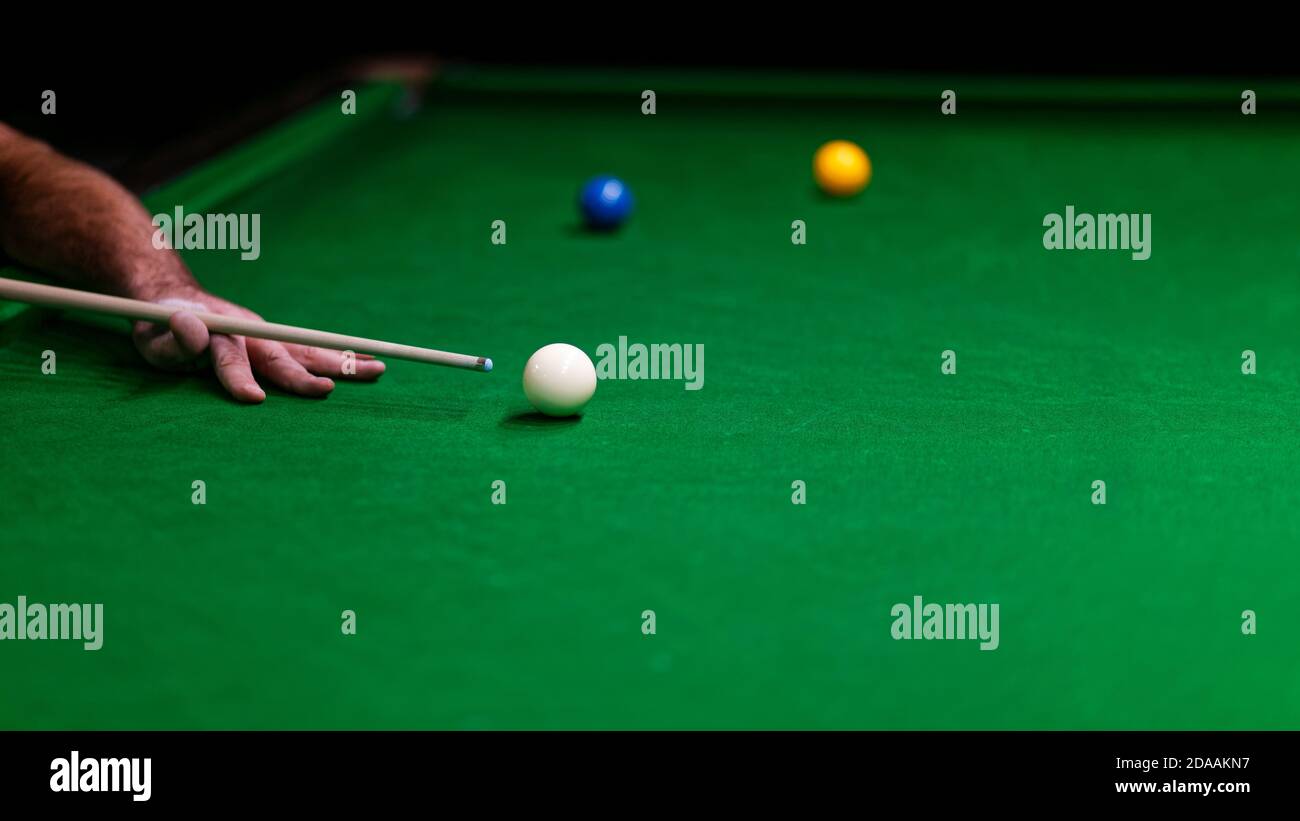 Hand snooker balls hi-res stock photography and images - Alamy