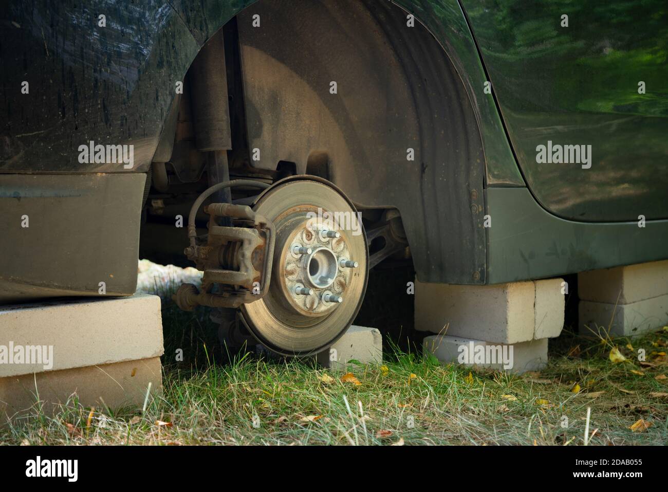 Stolen wheel hires stock photography and images Alamy