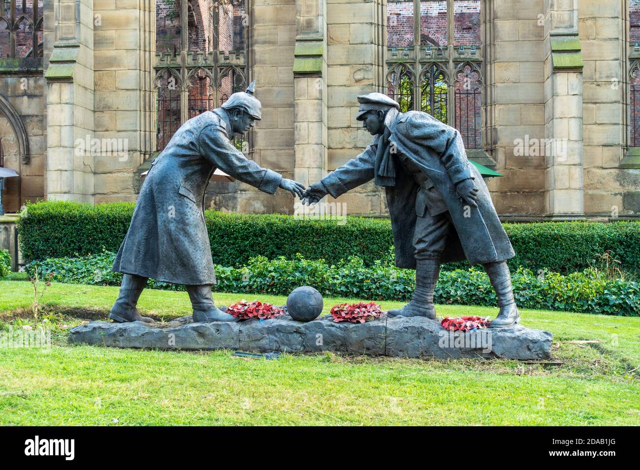All Together Now Football Sculpture Hi res Stock Photography And Images 