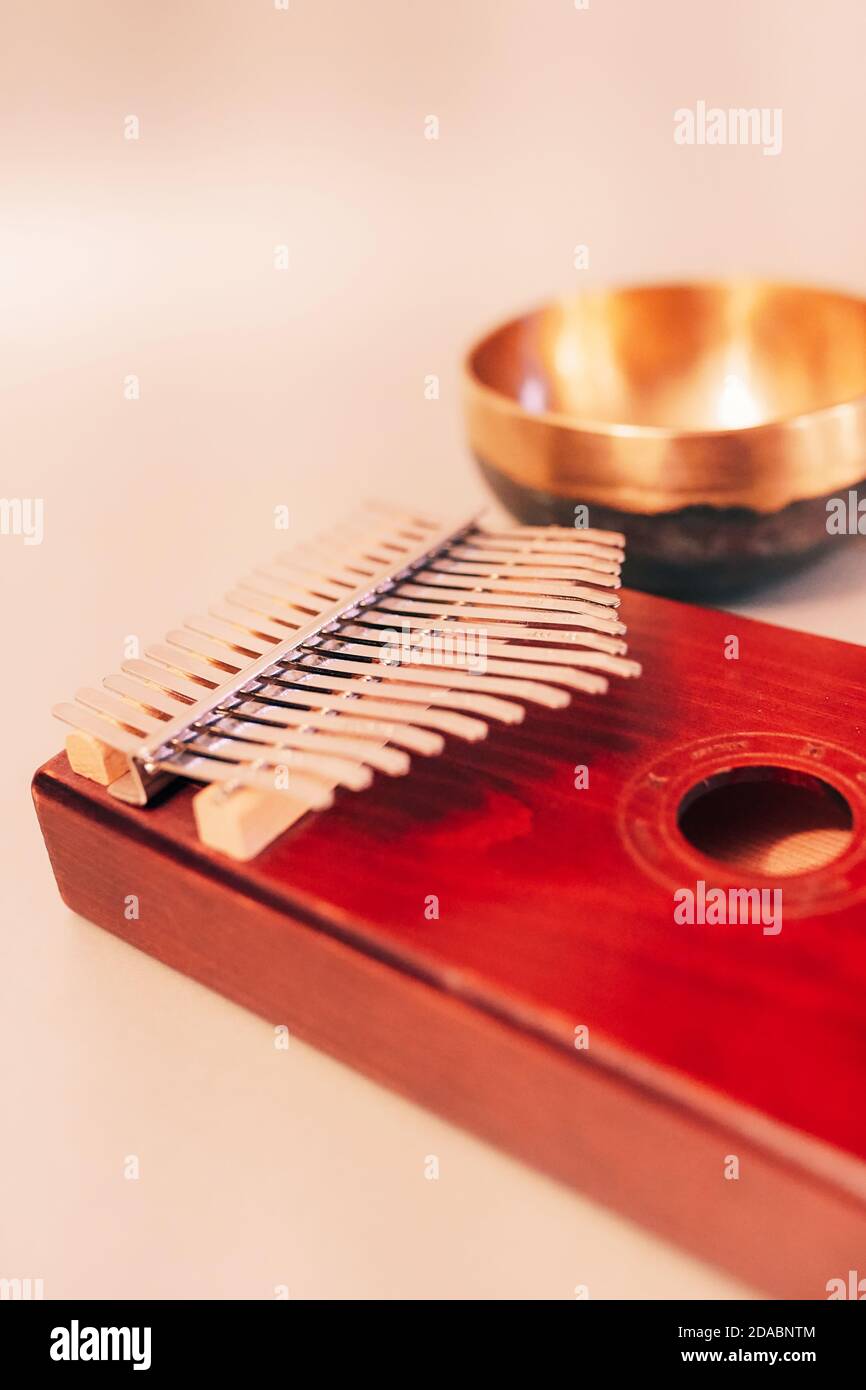 Plan Rapproché D'un Piano à Pouce Kalimba Image stock - Image du