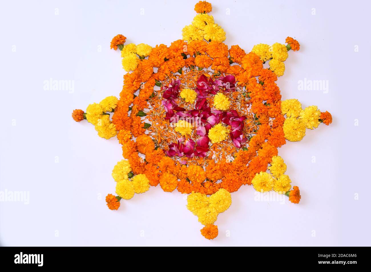 Flower rangoli hi-res stock photography and images - Alamy