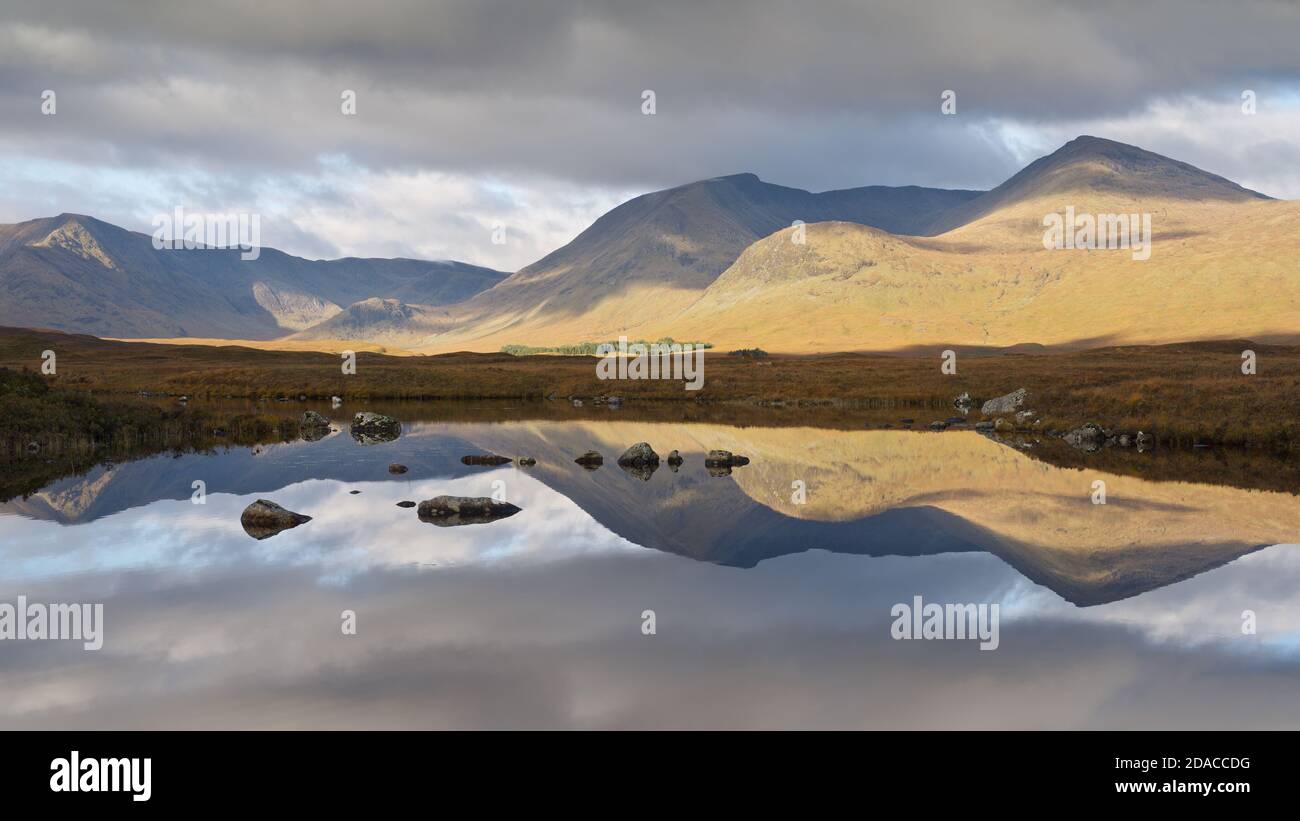 Autumn reflections of Lochan na h-achlaise Stock Photo