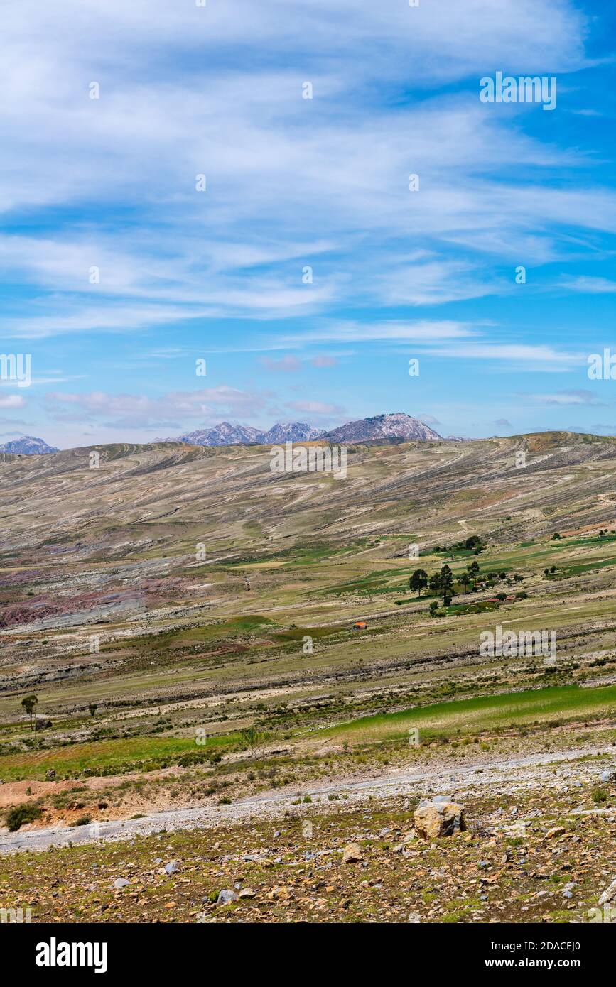 The Maragua syncline in the agricultural landscape in the Maragua region, Departemento Sucre, Cordillera Central, Andes, Bolivia, Latin America Stock Photo
