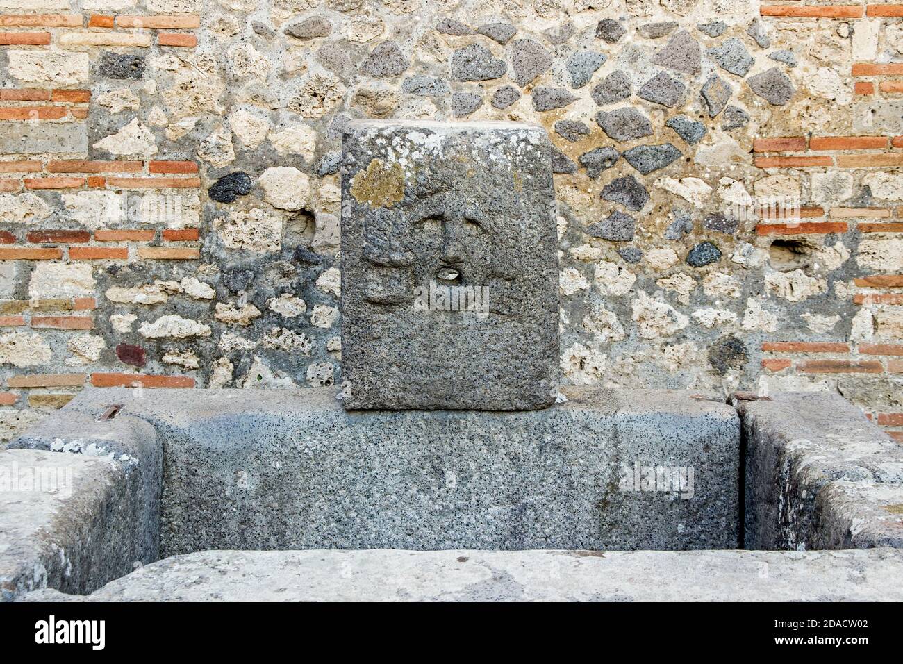 Roman water fountain pompeii italy hires stock photography and images