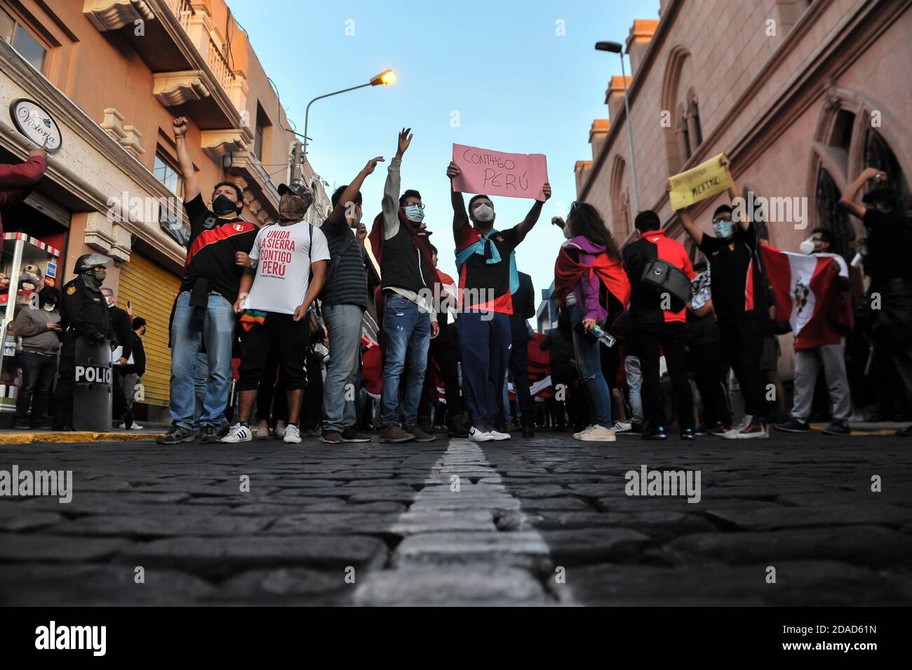 Arequipa, November 11, 2020: Hundreds of protesters in the Plaza de Armas against the appointment of Manuel Merino as president of the Perú Stock Photo