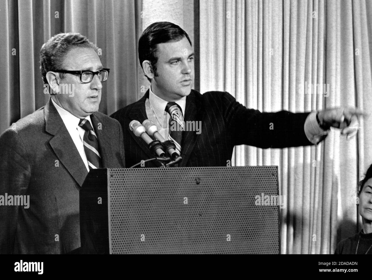 White House Press Secretary Ron Ziegler, right, calls on a reporter as United States National Security Advisor Henry A. Kissinger, left, briefs reporters on his trip to Beijing and Hanoi in the press briefing room of the White House in Washington, DC on February 22, 1973. Kissinger announced that two American POWs held by the Chinese since 1957 will be released and he also announced diplomatic relations would begin with China in the form of a Chinese delegation to the US. Credit: Benjamin E. 'Gene' Forte/CNP | usage worldwide Stock Photo