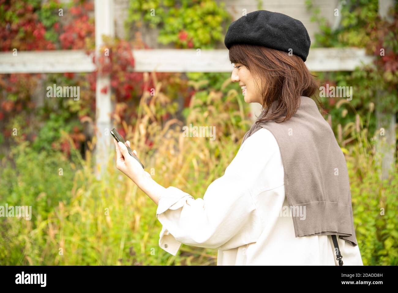 Solo woman travel mature hi-res stock photography and images - Page 2 -  Alamy