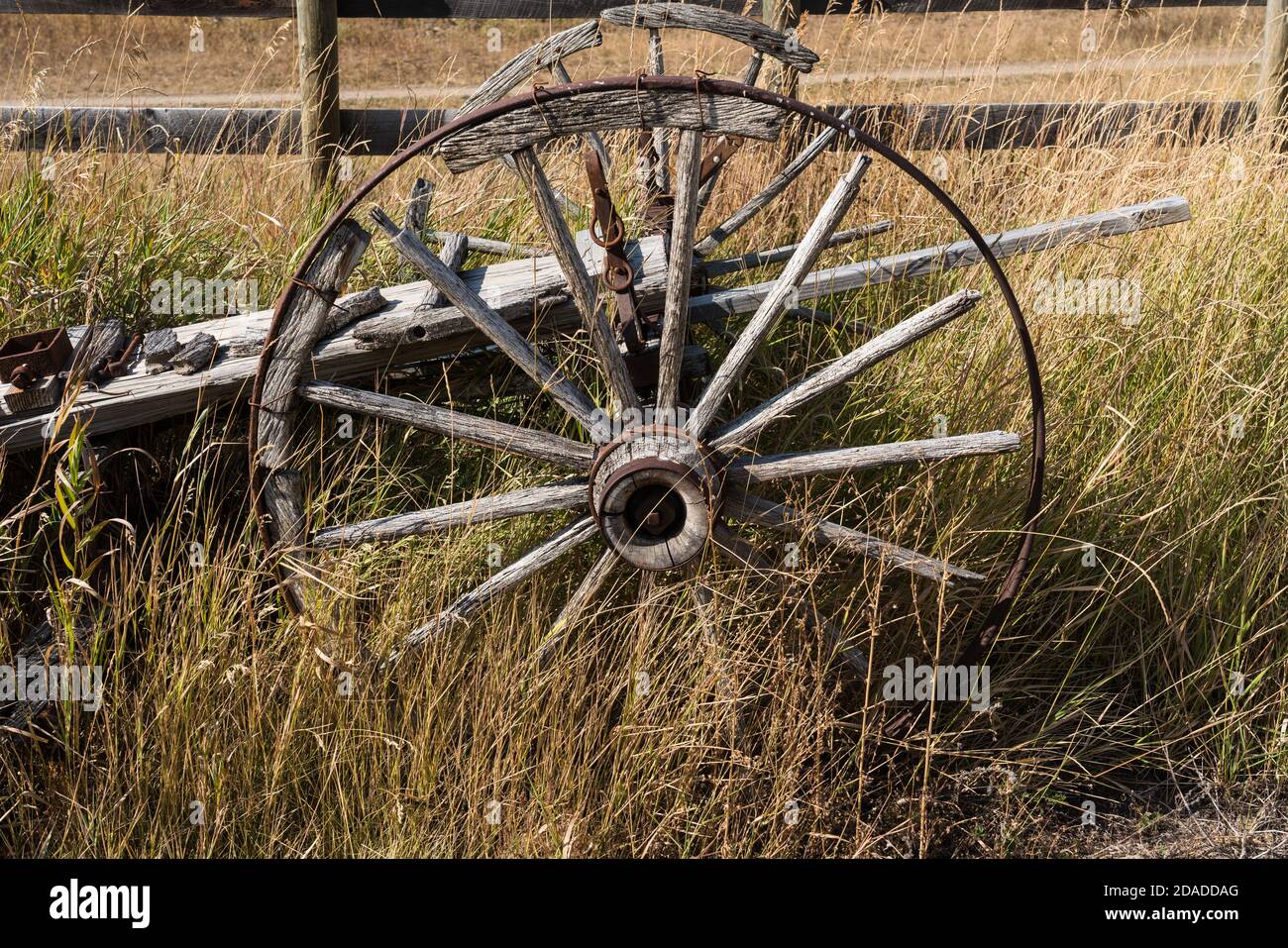 Broken wagon wheels hires stock photography and images Alamy