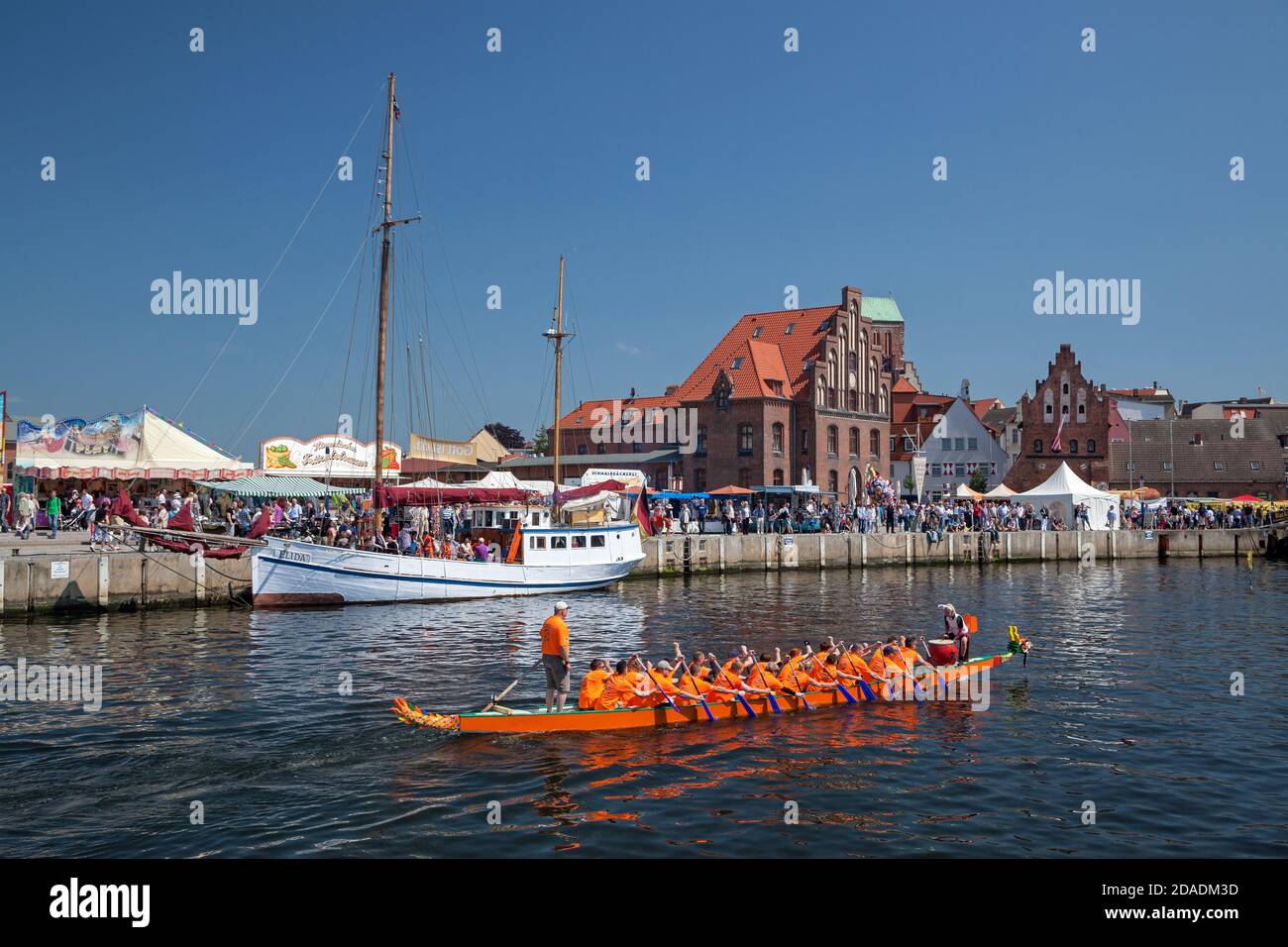geography / travel, Germany, Mecklenburg-West Pomerania, Wismar, dragon boat race during the Hafentage, Additional-Rights-Clearance-Info-Not-Available Stock Photo