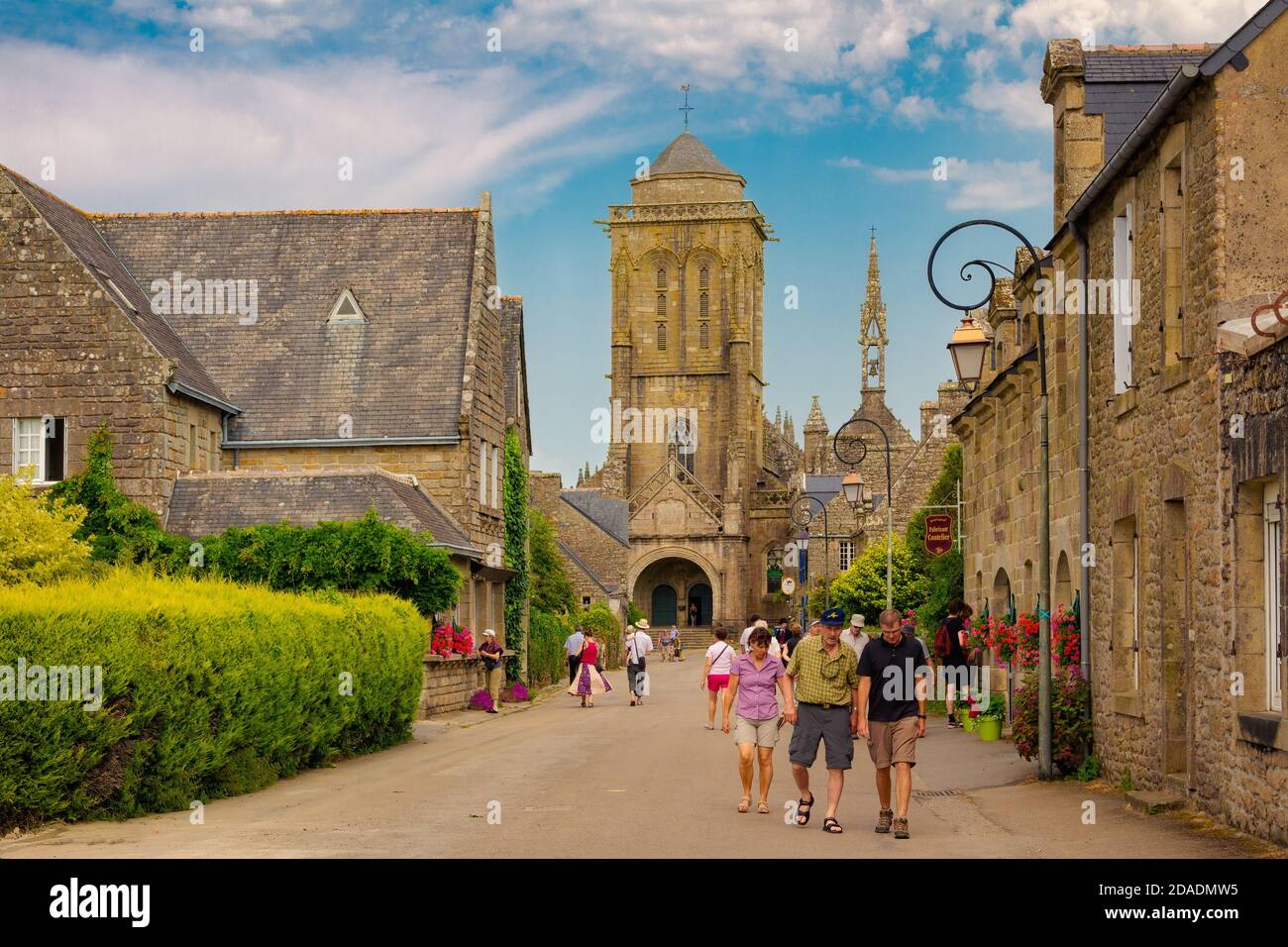 locronan-brittany-france-view-of-the-big-square-in-locronan-one-of
