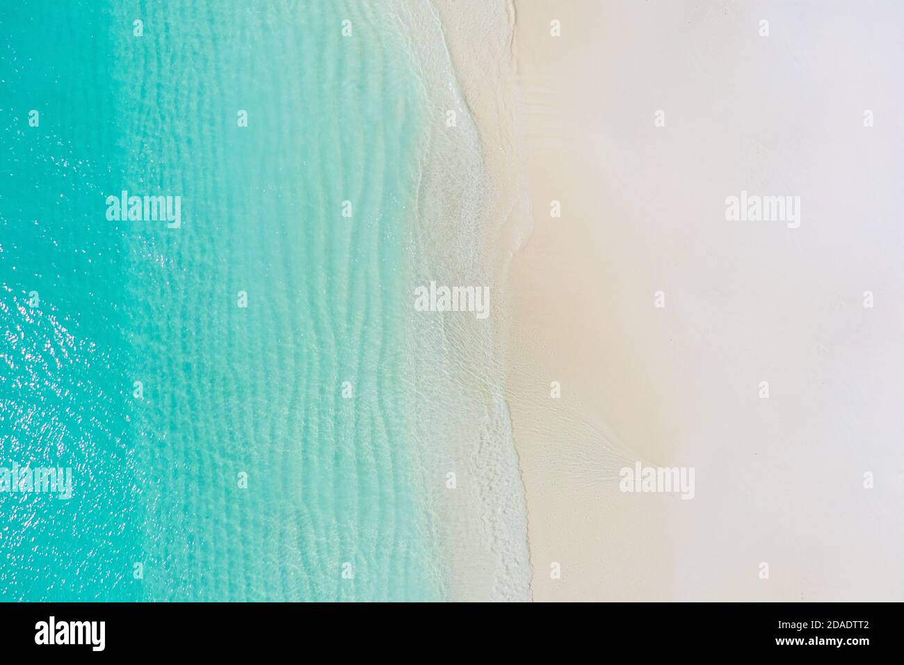 Beach and waves from top view. Turquoise water background aerial ...