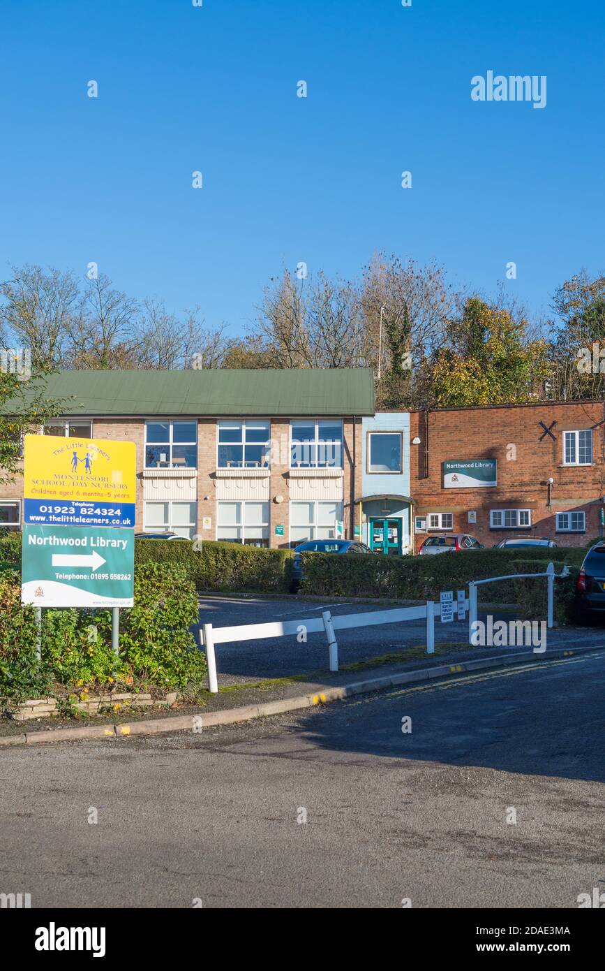 Oaklands gate hires stock photography and images Alamy