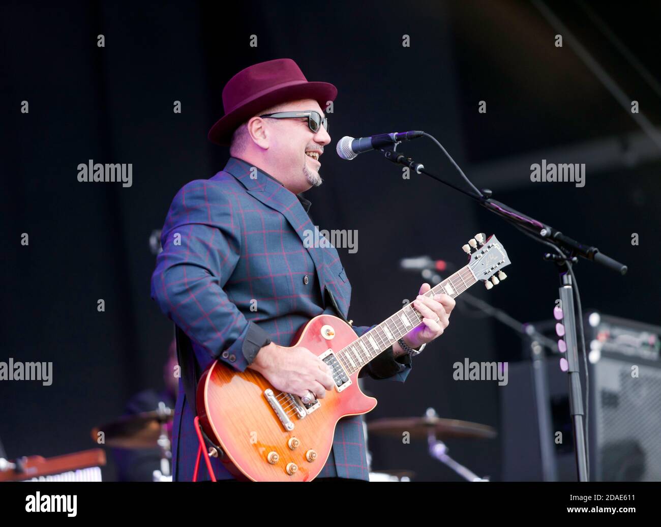 Huey Morgan of the Fun Lovin' Criminals, performing  on the main Stage at the 2017 On Blackheath Music Festival Stock Photo