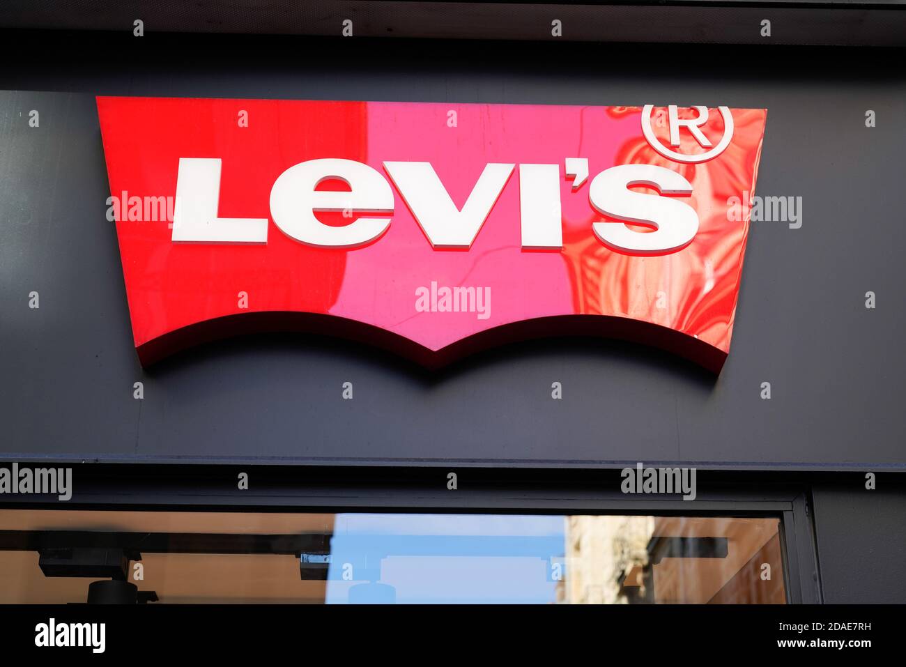 Levis store hi-res stock photography and images - Page 6 - Alamy