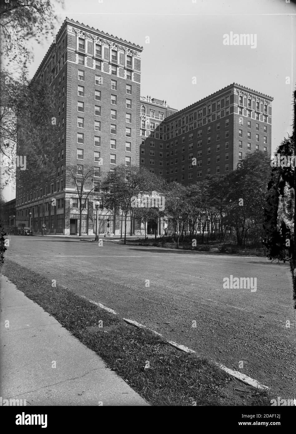 Elevation of Belmont Hotel, architect Fugard and Knapp, at 3156 Sheridan Road in Chicago, Illinois, circa 1923-1936. Stock Photo