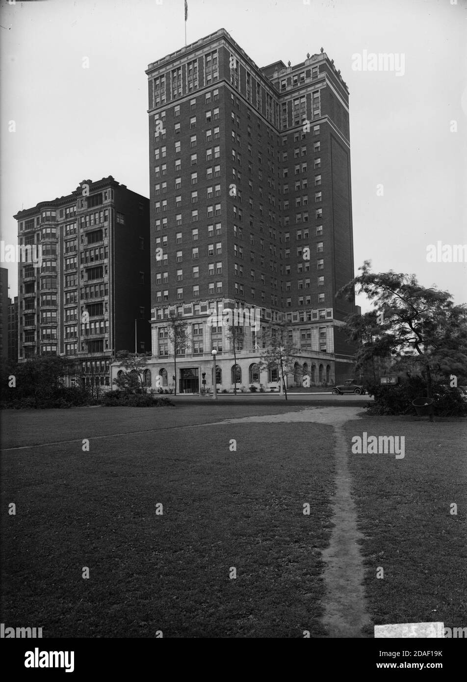Elevation from southwest of Lake Shore Drive Hotel, architect Fugard and Knapp, Chicago, Illinois, circa 1923-1936. Stock Photo