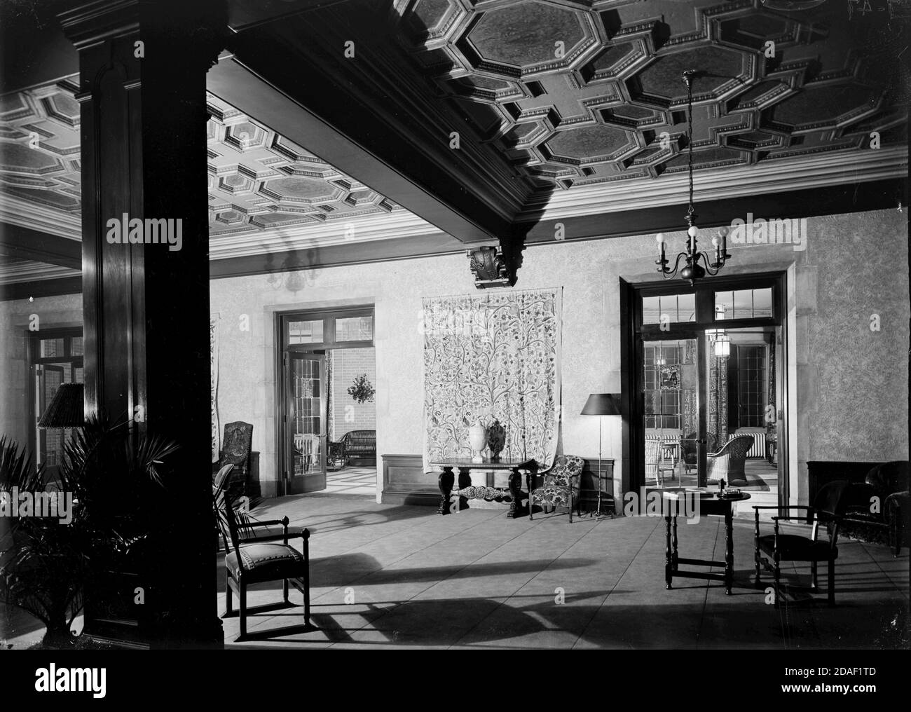 Lounge to solarium in Furniture Club of America, architect Max Dunning, Chicago, Illinois, circa 1923-1936. Stock Photo