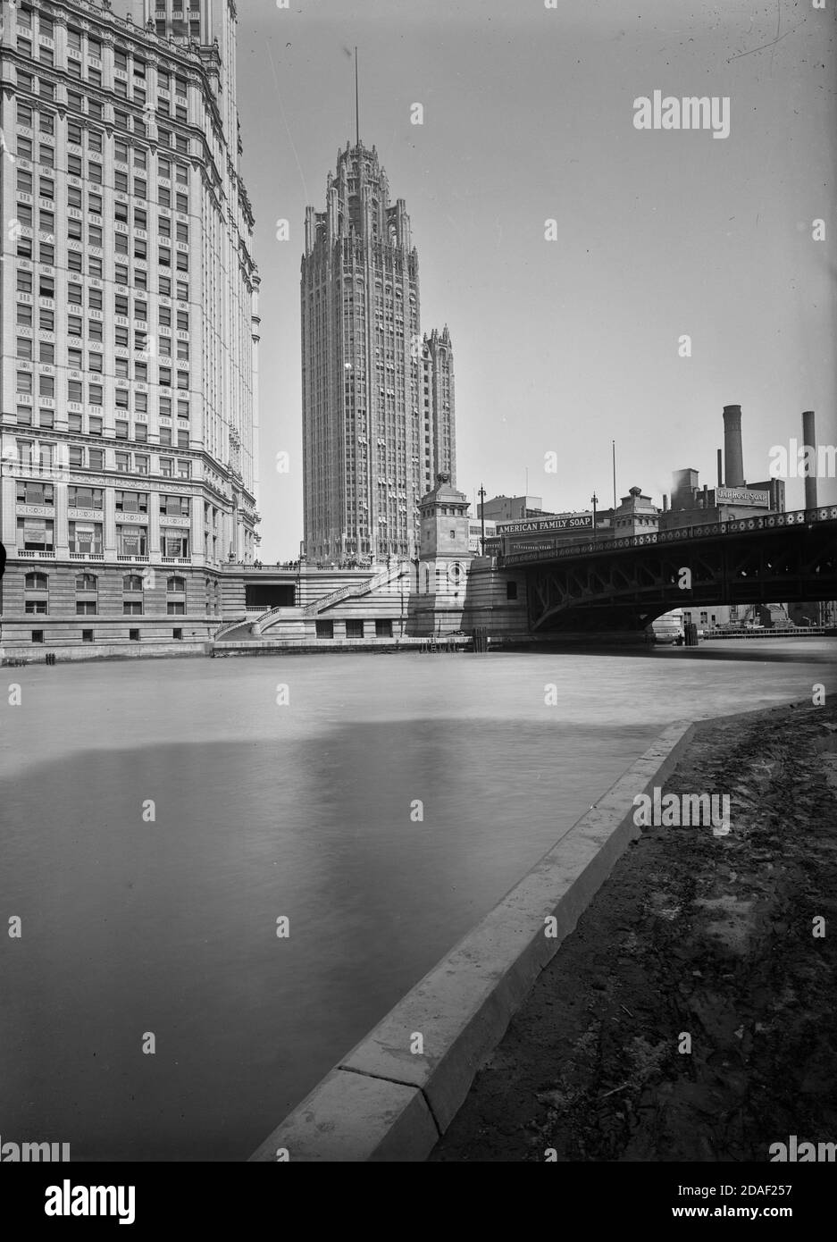 Elevation seen from river level, southeast, of Tribune Tower, architect